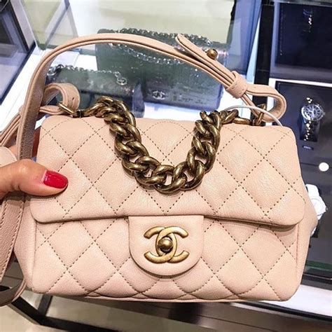 chanel quilted flap bag with boyish chain|Chanel 25cm flap bag.